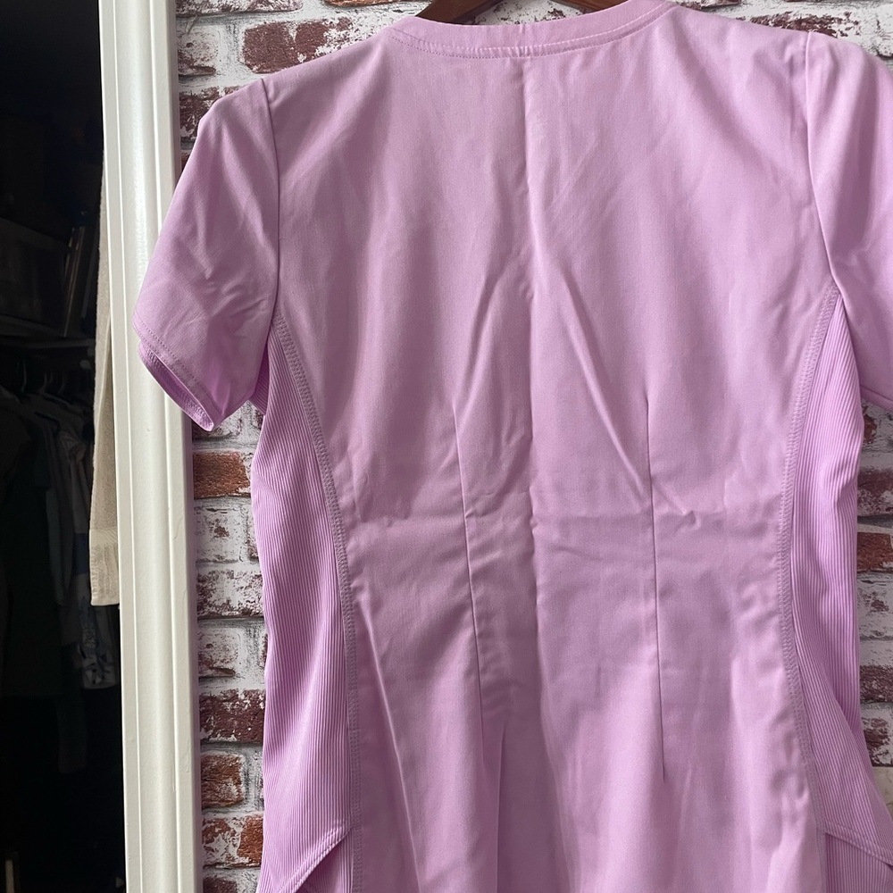 Med Couture Lilac V-Neck Shirttail Women's SCRUBS top - Picture 7 of 13